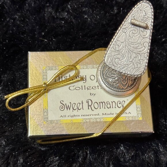 Sweet Romance Antique-Style Victorian Boot Miniature Figurine And Stand - Picture 4 of 5